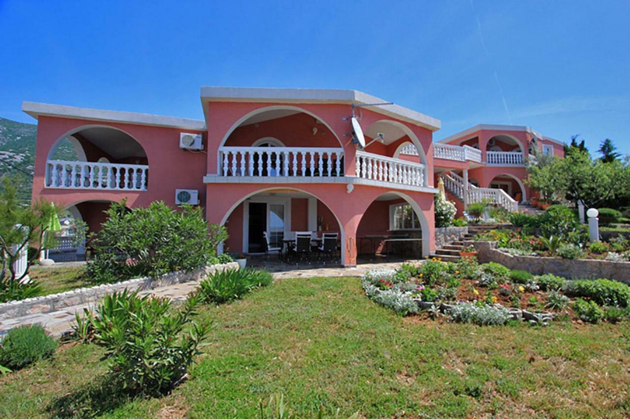 Villa Lilly Cesarica Εξωτερικό φωτογραφία